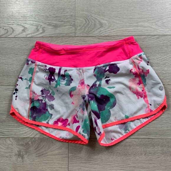 Lululemon Run: Ultra Short II Blurred Blossoms Fossil / Flash - Picture 6 of 16
